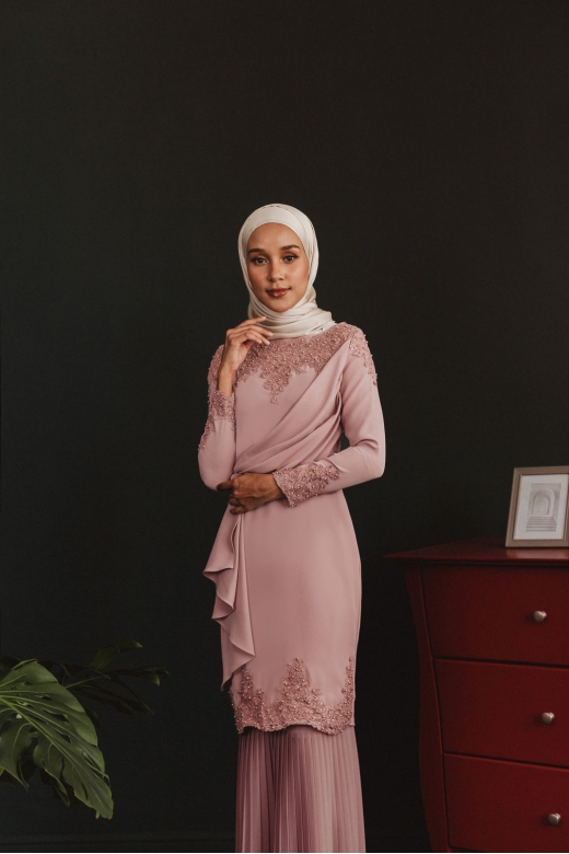 Cassandra 1.0 - Pastel Pink Cassandra 1.0 - Pastel Pink