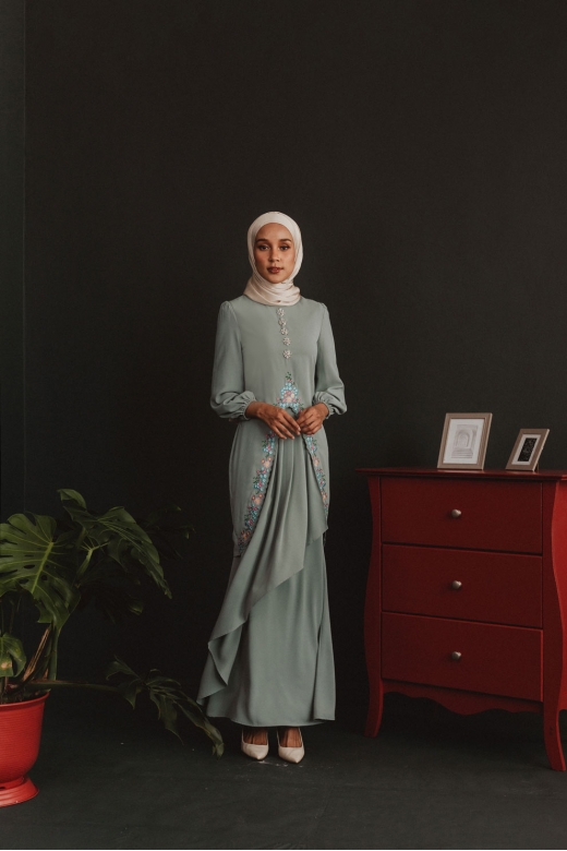 Widuri Sulam Kurung - Dusty Mint Widuri Sulam Kurung - Dusty Mint