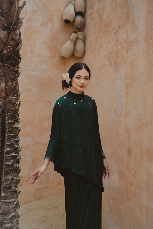 Alessandra Pleated Kurung - Emerald