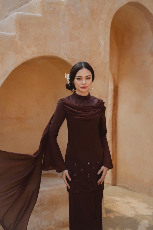 Laelia Drapes Kurung - Rich Brown