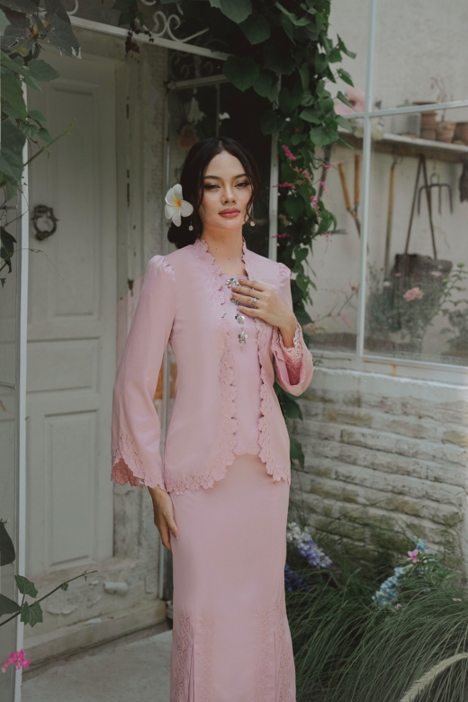 Azoura Kebaya - Soft Pink
