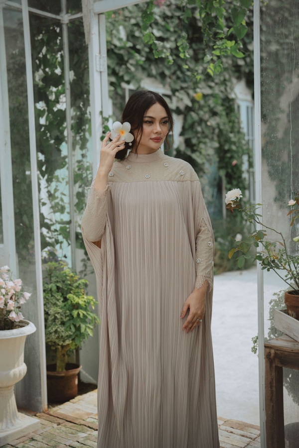 Qalilah - Nude