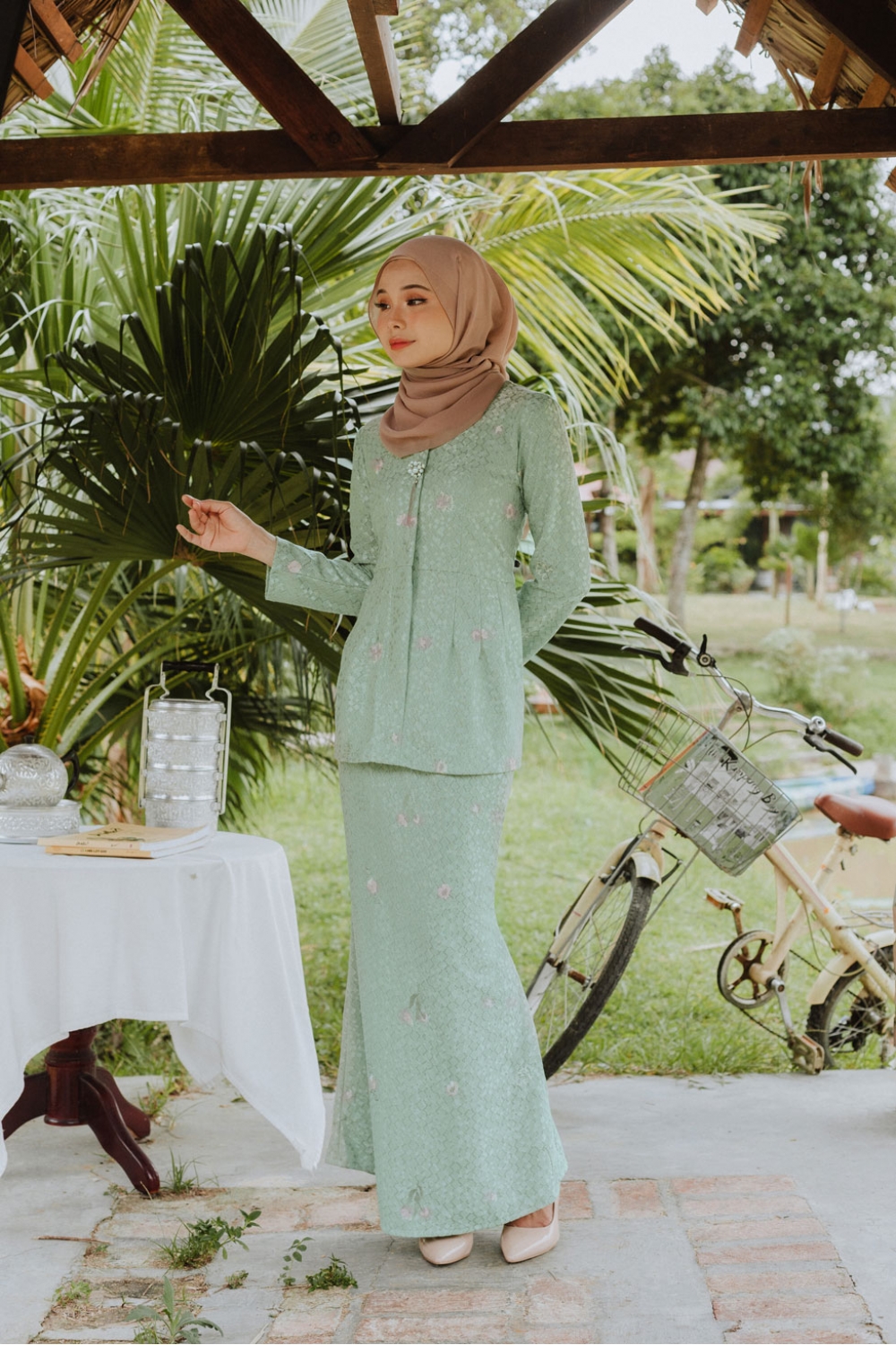 Yukaa Lace Kurung - Mint Green